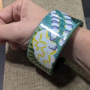 Vintage Wide Avon Floral Pattern Bangle Bracelet